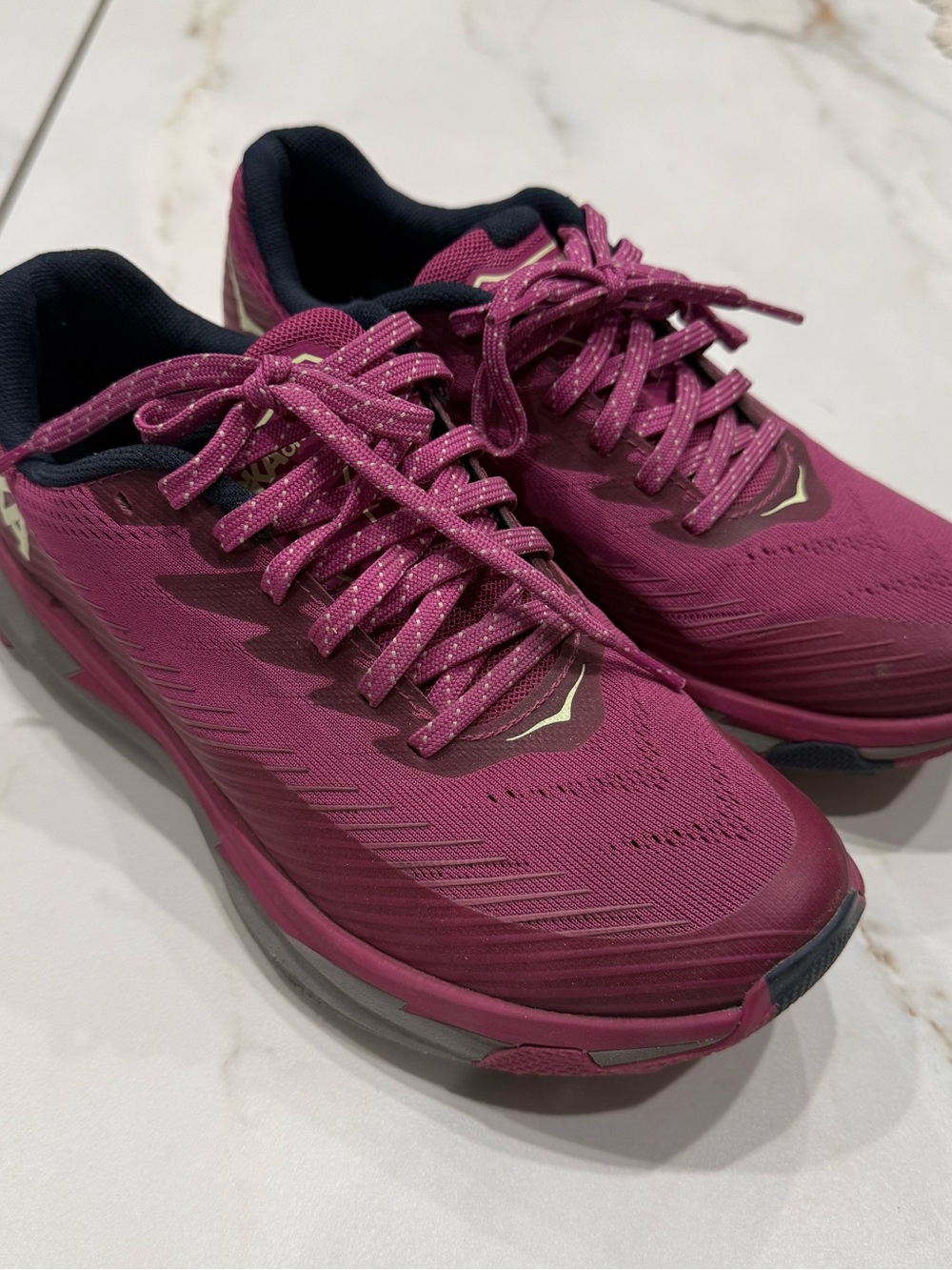 Hoka One One Torrent 2 1110497 Womens Fuscia Rose  Running Shoes Size 7 Used